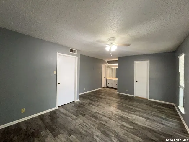 8731 Tradewind Dr Windcrest, TX 78239