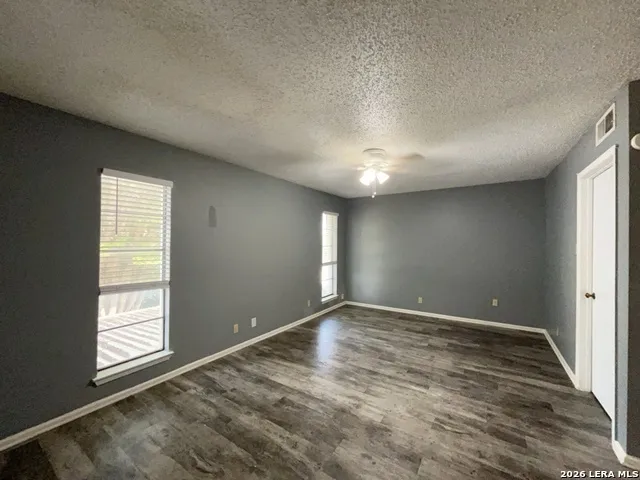 8731 Tradewind Dr Windcrest, TX 78239