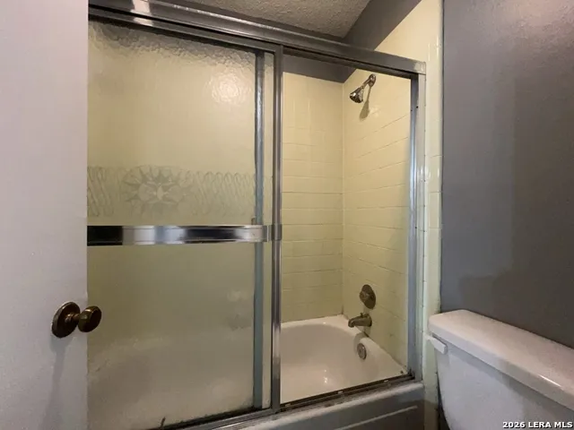 8731 Tradewind Dr Windcrest, TX 78239
