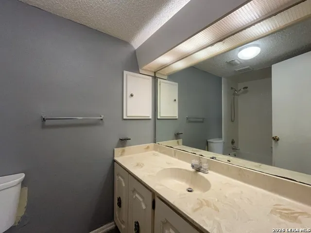 8731 Tradewind Dr Windcrest, TX 78239