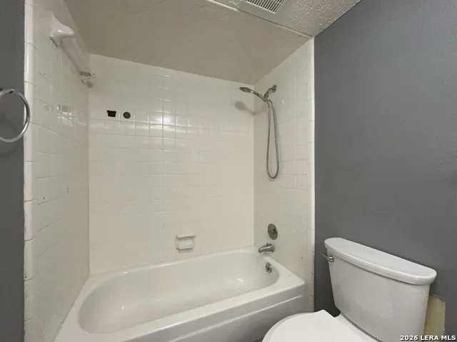 8731 Tradewind Dr Windcrest, TX 78239