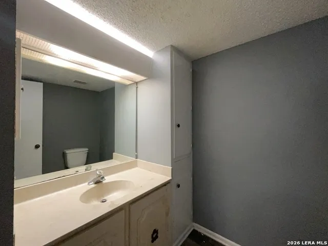 8731 Tradewind Dr Windcrest, TX 78239