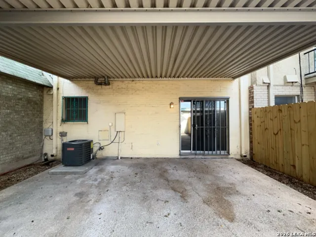 8731 Tradewind Dr Windcrest, TX 78239