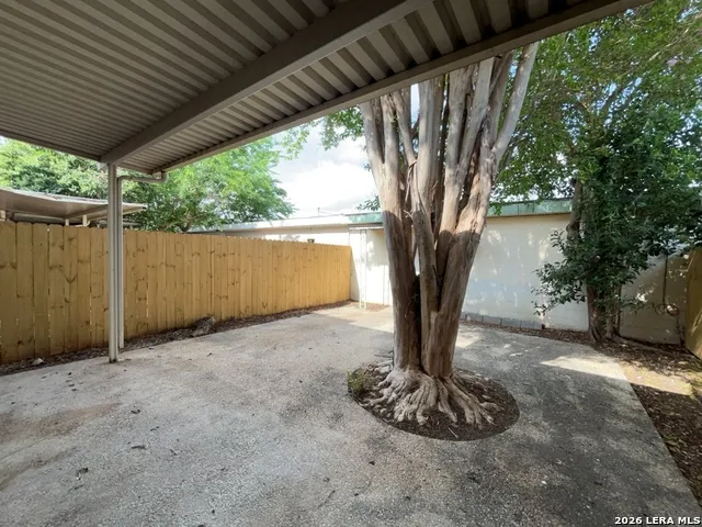 8731 Tradewind Dr Windcrest, TX 78239