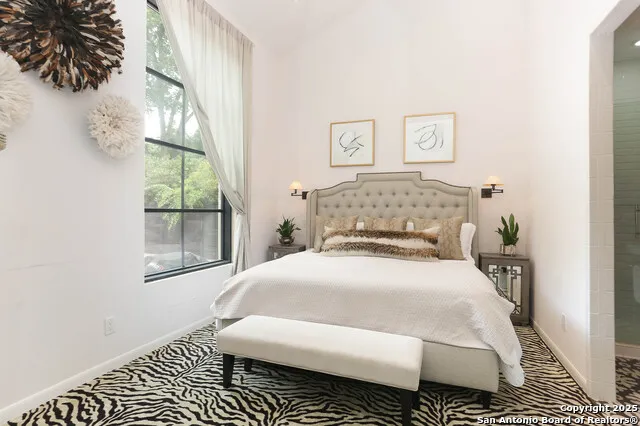 182 E EDGEWOOD PL Alamo Heights, TX 78209