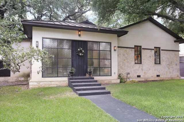 182 E EDGEWOOD PL Alamo Heights, TX 78209