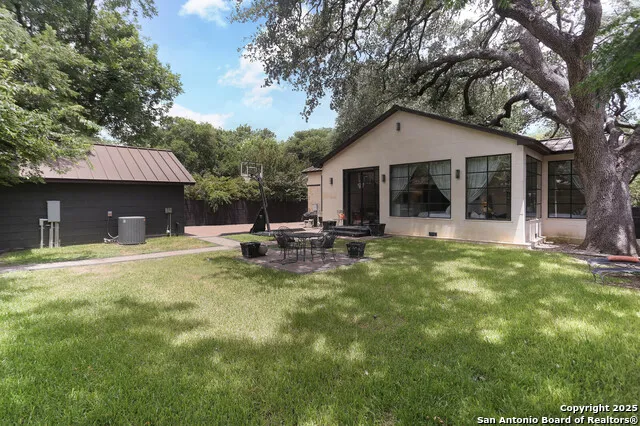 182 E EDGEWOOD PL Alamo Heights, TX 78209