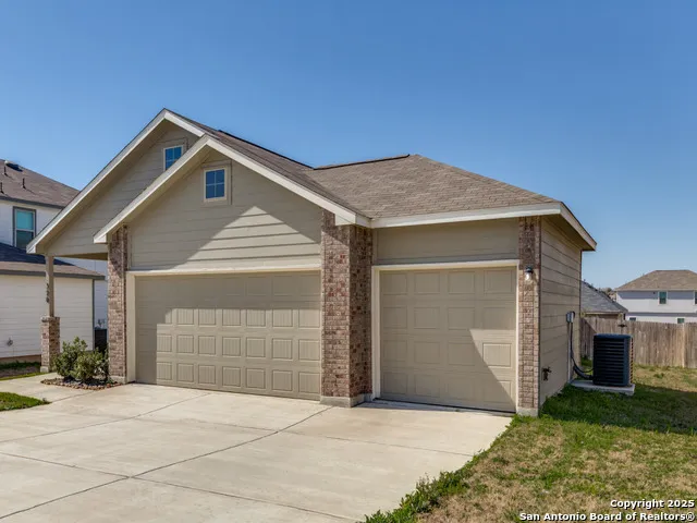 320 Saddle Leaf Cibolo, TX 78108