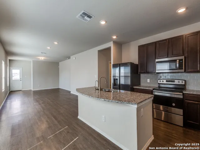 320 Saddle Leaf Cibolo, TX 78108