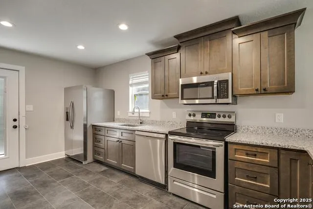 349 WILL ROGERS DR Unit B Spring Branch, TX 78070