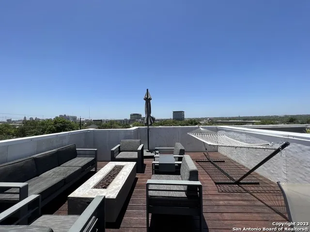 946 E Josephine St San Antonio, TX 78208