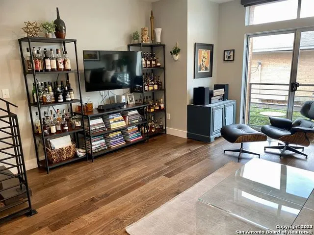946 E Josephine St San Antonio, TX 78208