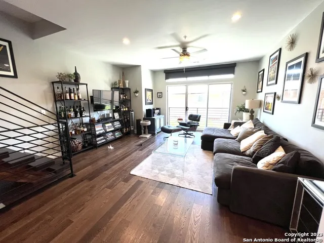 946 E Josephine St San Antonio, TX 78208