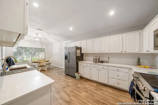 13511 Thessaly Universal City, TX 78148