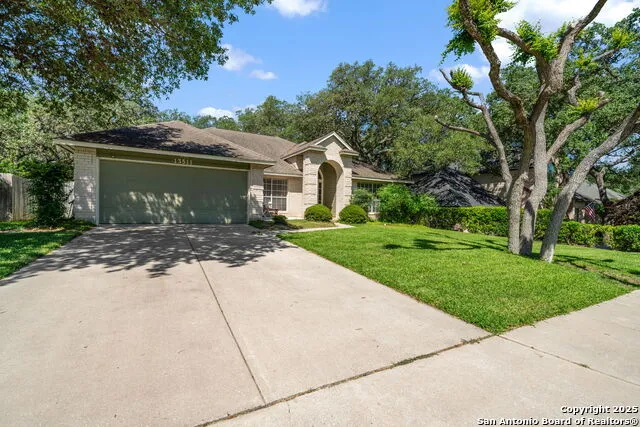 13511 Thessaly Universal City, TX 78148