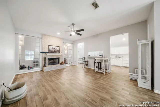 13511 Thessaly Universal City, TX 78148