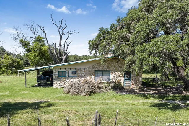 23374 S STATE HIGHWAY 55 Barksdale, TX 78828