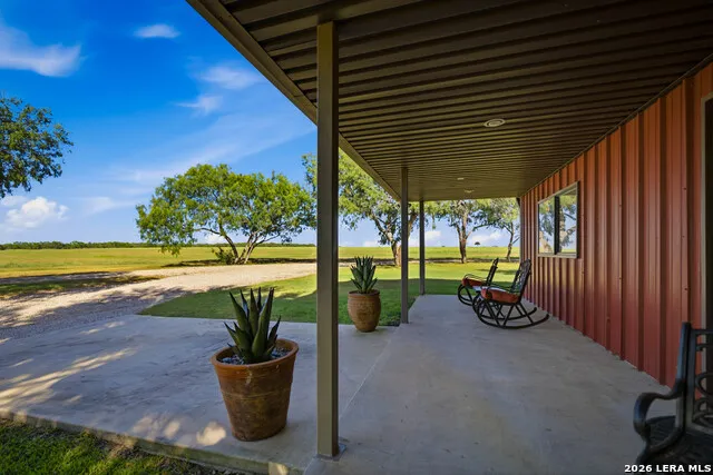 106 County Road 253 Poth, TX 78147