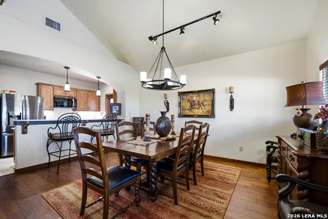 106 County Road 253 Poth, TX 78147