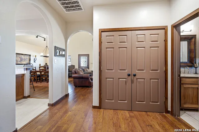 106 County Road 253 Poth, TX 78147