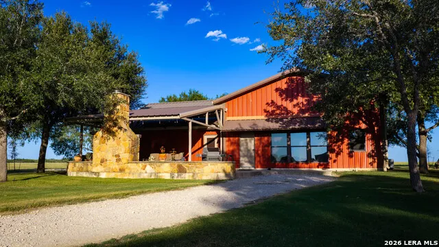 106 County Road 253 Poth, TX 78147