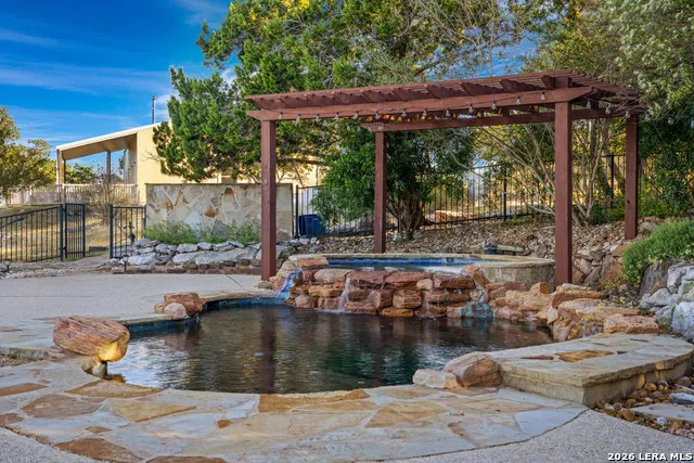 326 RIVER VALLEY RD Ingram, TX 78025
