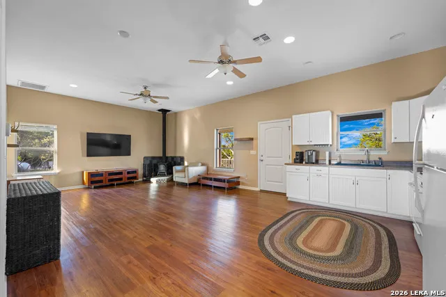326 RIVER VALLEY RD Ingram, TX 78025