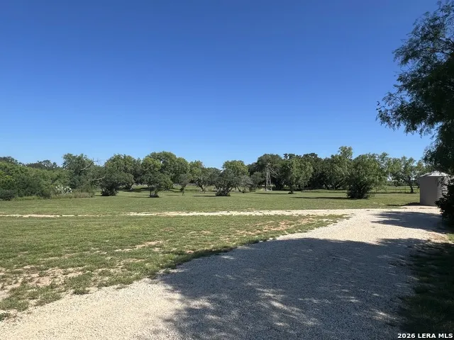 6624 W FM 2200 Moore, TX 78057