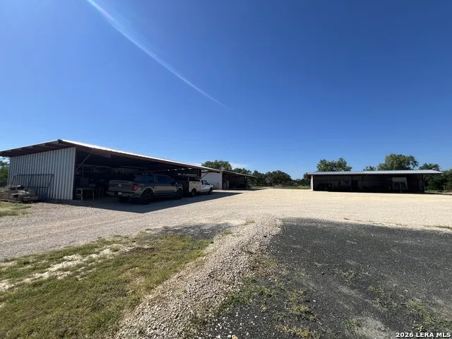 6624 W FM 2200 Moore, TX 78057