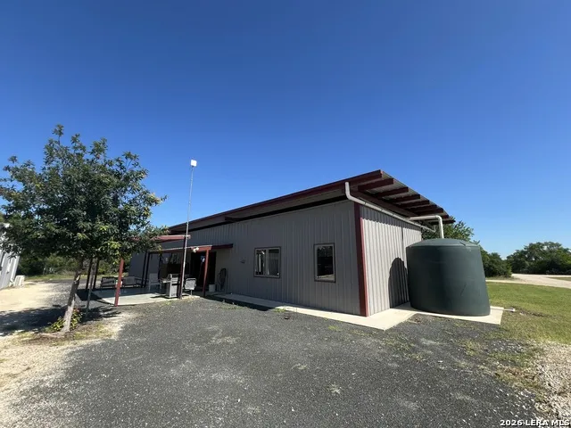 6624 W FM 2200 Moore, TX 78057