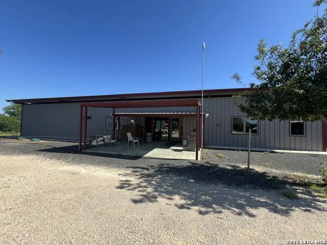 6624 W FM 2200 Moore, TX 78057