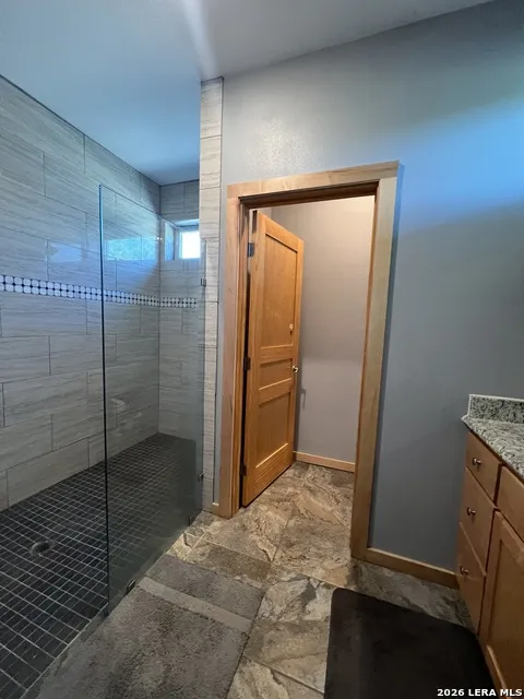 6624 W FM 2200 Moore, TX 78057
