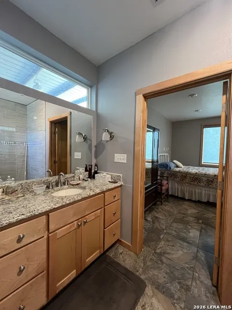 6624 W FM 2200 Moore, TX 78057