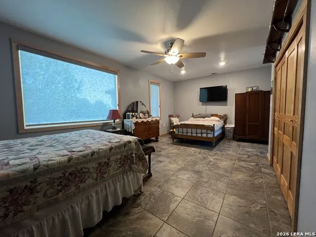 6624 W FM 2200 Moore, TX 78057