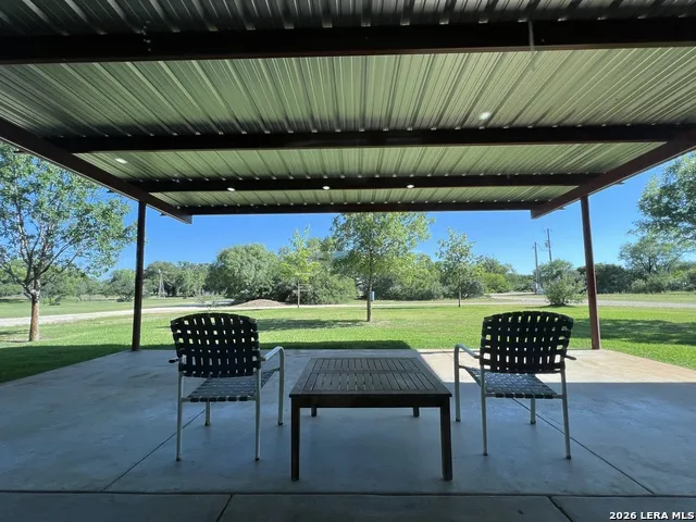 6624 W FM 2200 Moore, TX 78057