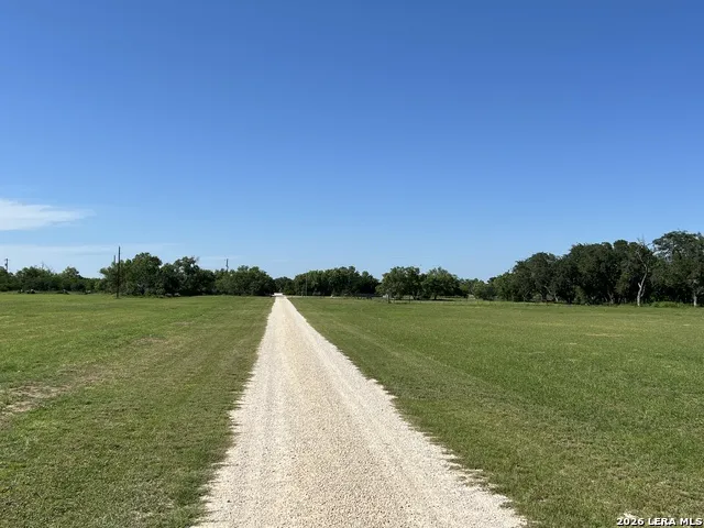 6624 W FM 2200 Moore, TX 78057
