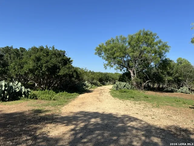 6624 W FM 2200 Moore, TX 78057