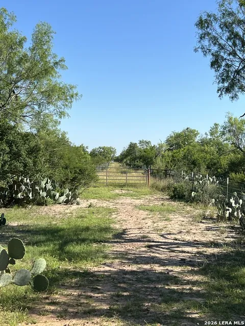 6624 W FM 2200 Moore, TX 78057