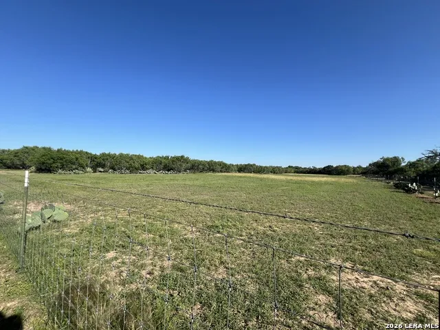 6624 W FM 2200 Moore, TX 78057
