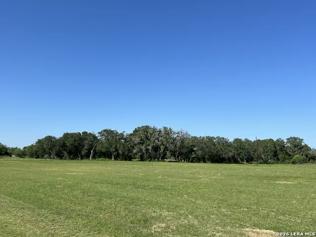 6624 W FM 2200 Moore, TX 78057