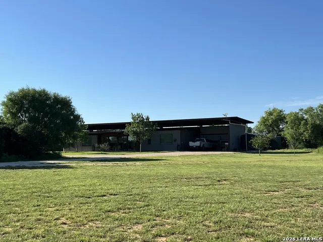 6624 W FM 2200 Moore, TX 78057