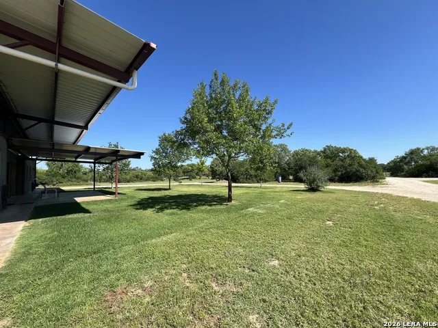 6624 W FM 2200 Moore, TX 78057