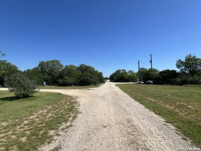 6624 W FM 2200 Moore, TX 78057