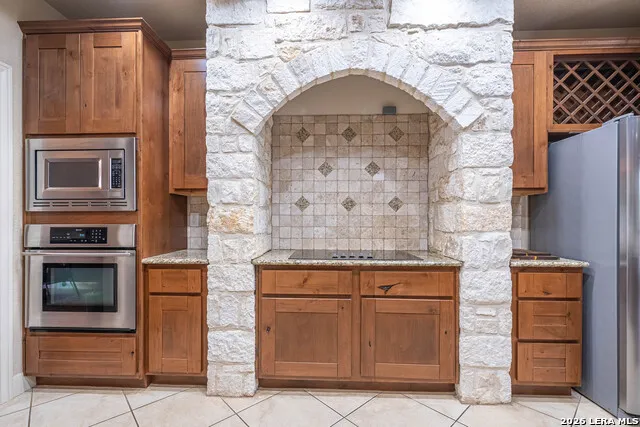 374 W County Road 2481 Hondo, TX 78861