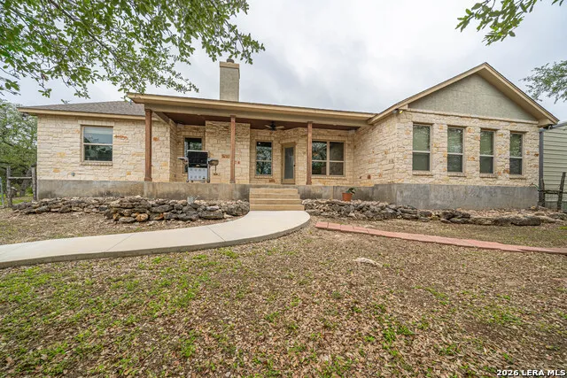 374 W County Road 2481 Hondo, TX 78861