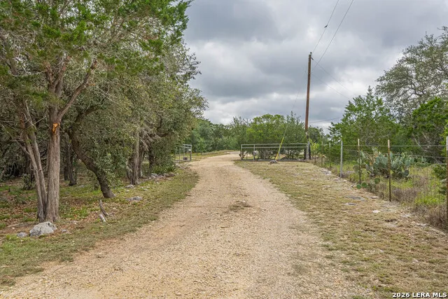 374 W County Road 2481 Hondo, TX 78861