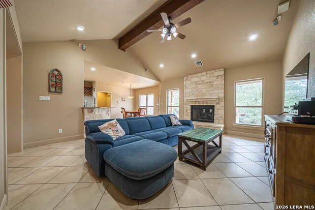374 W County Road 2481 Hondo, TX 78861
