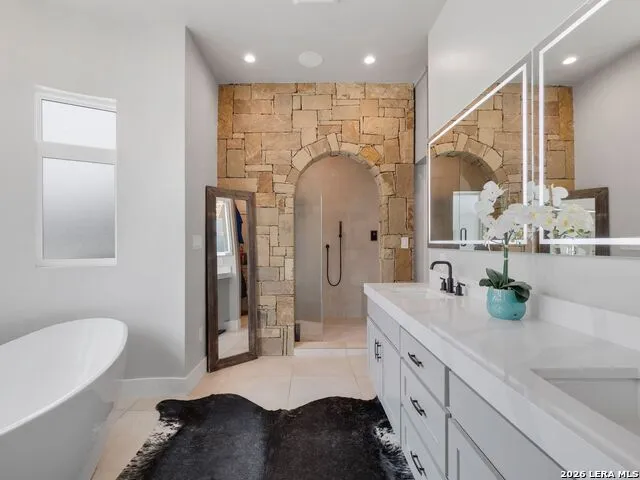 298 Table Rock Helotes, TX 78023