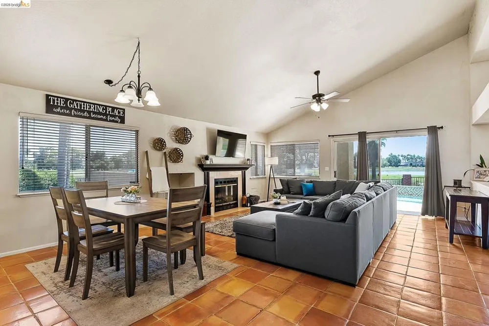 2244 Colonial Ct Discovery Bay, CA 94505