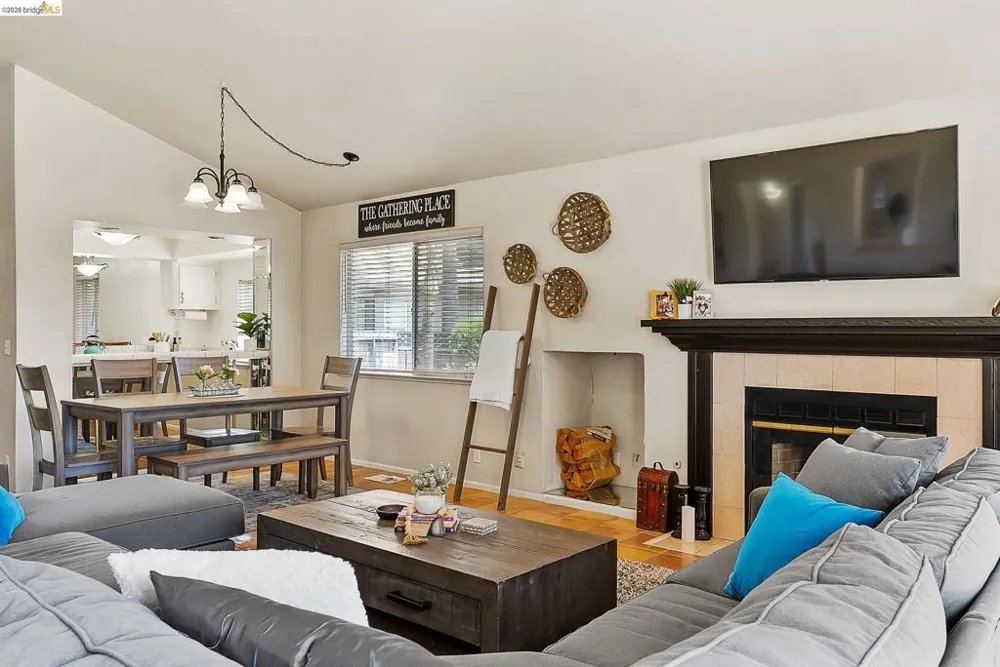 2244 Colonial Ct Discovery Bay, CA 94505